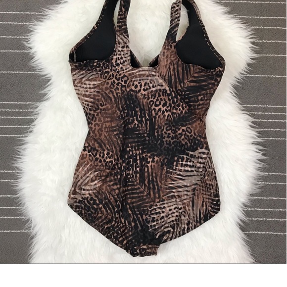 NEW Miraclesuit Slimming wrap swimsuit - Picture 5 of 8